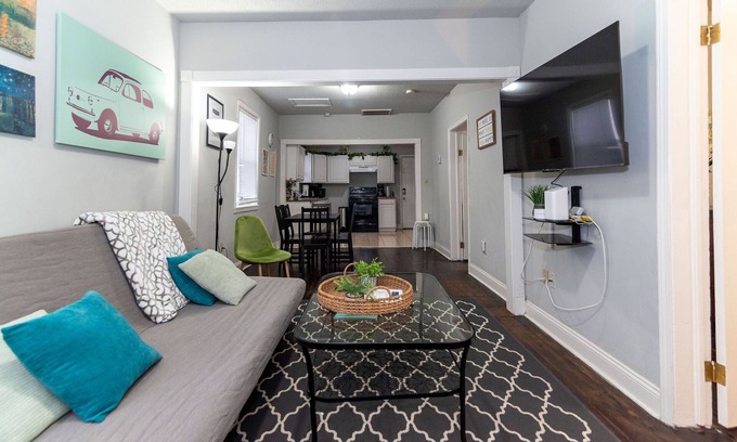 Irish Channel House | Uptown New Orleans! Free Street Parking! Sleep 6! n