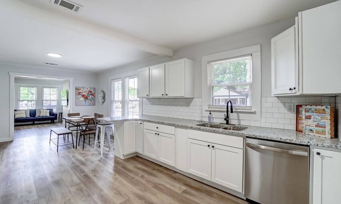 Paw Creek House | Uptown Style I Hot Tub & Fire Pit I King Suite