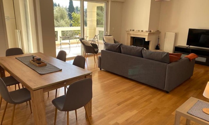 Khalandrion Apartment | Urban Apartment in Marousi with Rural View