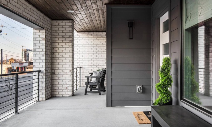Edgehill Cottage | Urban Row - Rooftop Hot Tub - Heart of Gulch
