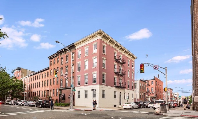 Hoboken Apartment | Urban Style 2BR in Hoboken