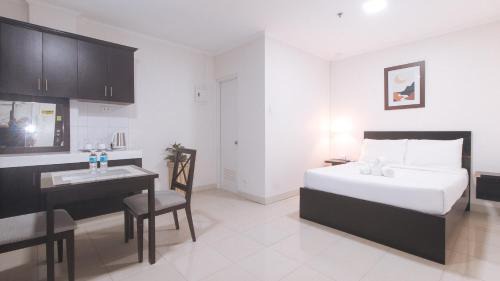 Bangkal Hotel | UrbanView at Evangelista Street Makati