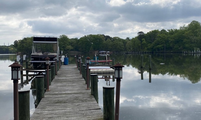 Glen Burnie House | USNA family Waterfront Paradise just minutes from Annapolis and Baltimore, MD.