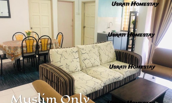 Si Rusa Apartment | Usrati Homestay by Amirul