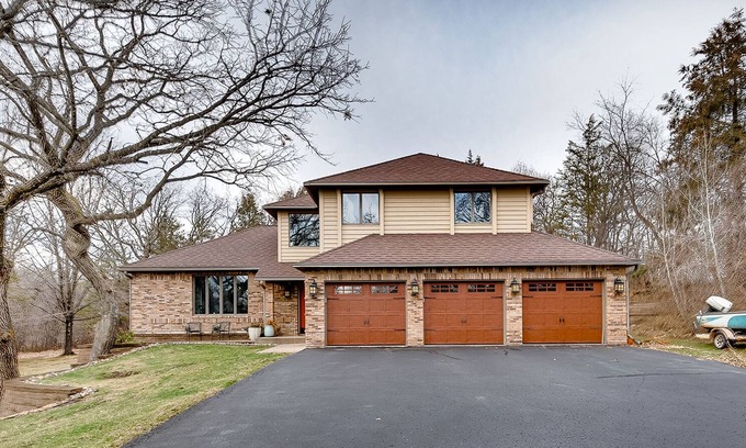 Hudson House | V's Cabin - Close to Troy Beach on the St. Croix & Downtown Hudson, WI