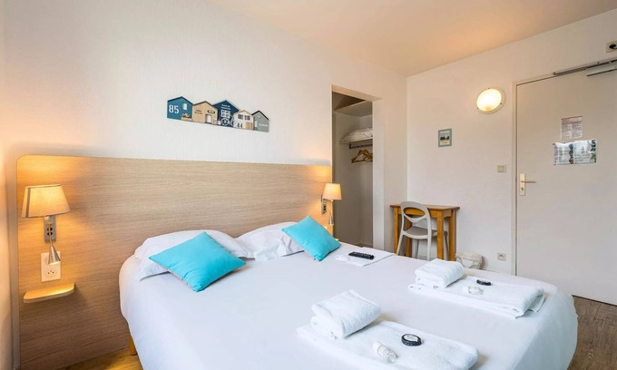 Saint-Gilles-Croix-de-Vie Apartment | Vacation Village & Hotel Vent du Large - Ternélia - Family Room 4 People
