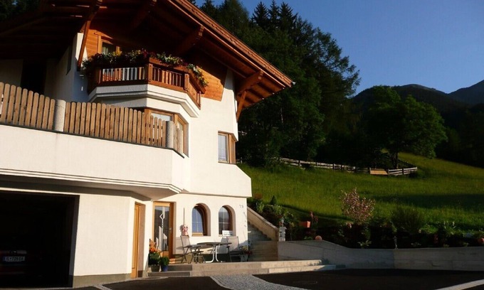 Telfes im Stubai Apartment | Vacation apartment ""Span"" on the sunny and quiet outskirts of the forest