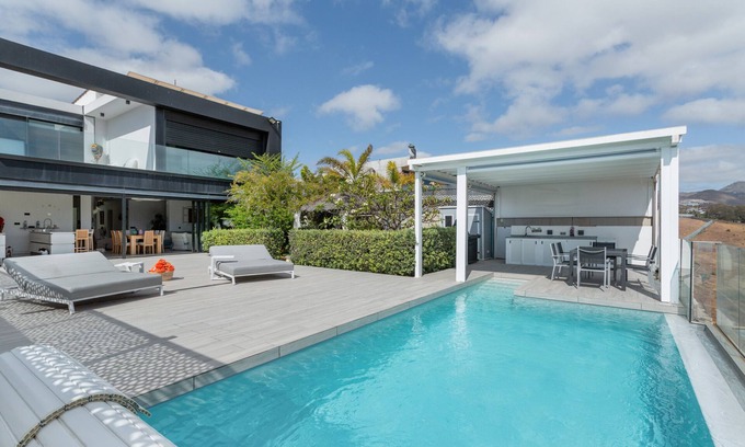 Telde Apartment | Vacation 'Heaven Ocin' with Sea View, Wi-Fi and Air Conditioning