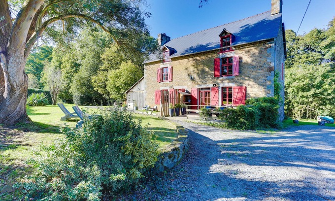 Epiniac House | Vacation home 15 min from the sea between Mont St Michel and Saint Malo (to starboard)