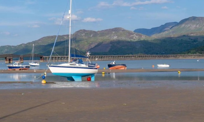 Ganllwyd House | Vacation home Hideaway in Dolgellau - 9 persons, 3 bedrooms