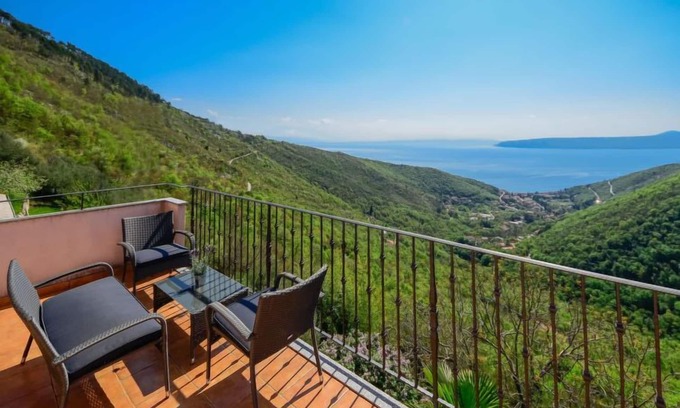 Sucici House | Vacation home Stefi by Interhome
