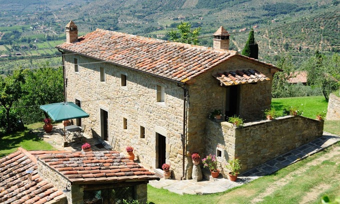 Cortona House | Vacation Home in Cortona with 2 bedrooms sleeps 4