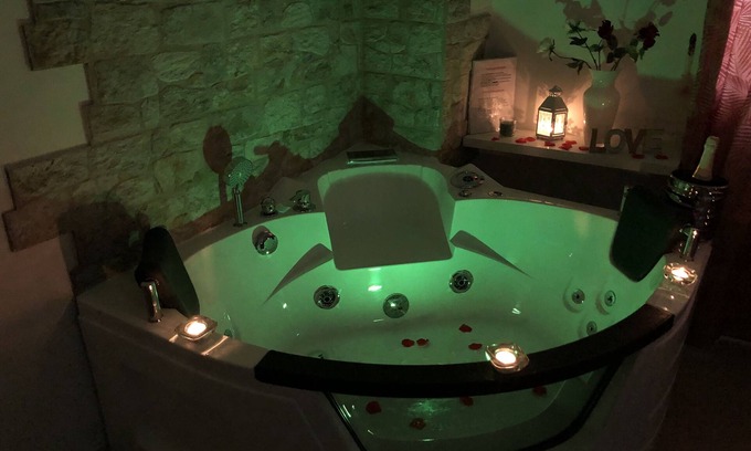 Grumo Appula House | Vacation home, in Grumo Appula two double rooms with Jacuzzi