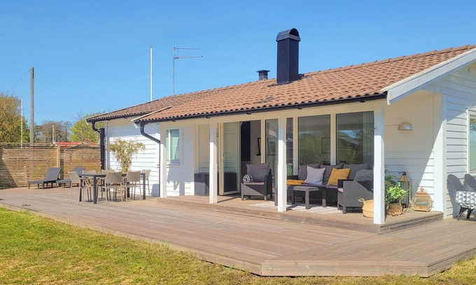 Tvaaker House | Vacation home near the sea