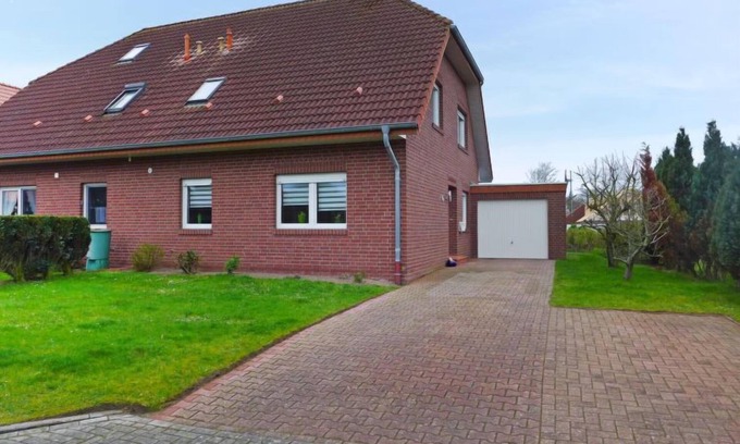 Norddeich House | Vacation home Nilles by Interhome