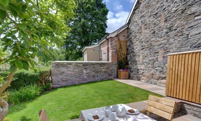 Ruthin House | Vacation home Old Rectory Annex in Ruthin - 2 persons, 1 bedrooms