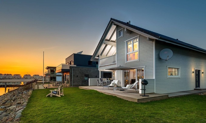Olpenitz House | Vacation home "OstseeLounge" with private garden & sauna close to the beach