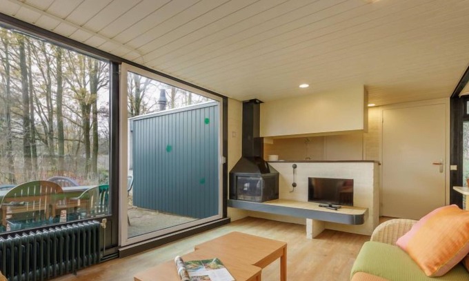 Dalen House | Vacation home Park De Huttenheugte in Dalen - 5 persons, 3 bedrooms