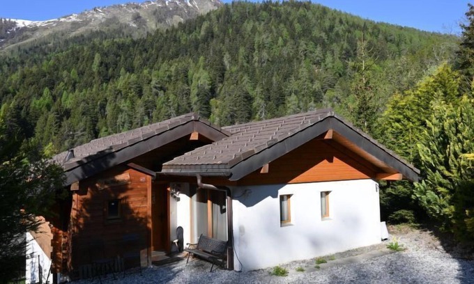Ovronnaz House | Vacation home Ropiar by Interhome