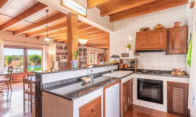 Muro House | Vacation Home Son Morei Can Socias with Mountain View, Pool, Wi-Fi & Terrace
