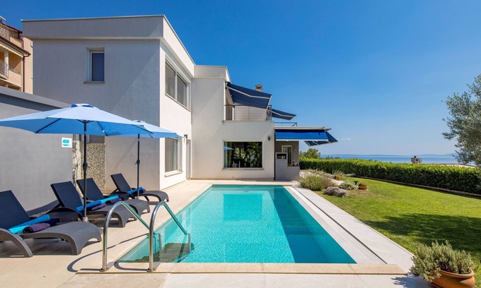 Sarsoni House | Vacation home Vista by Interhome