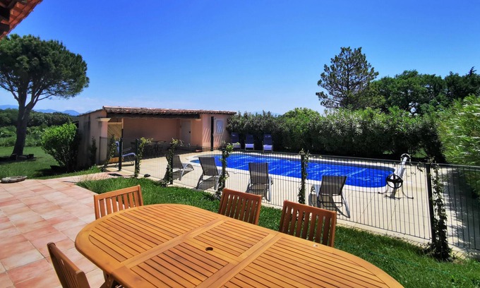 Chamaret House | Vacation home with fenced garden and secure swimming pool