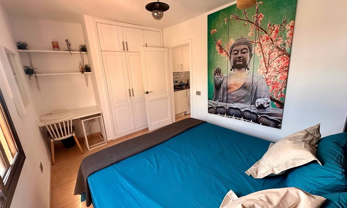 Corralejo Apartment | Vacation 'Viento Azul' with Shared Pool, Wi-Fi and Air Conditioning