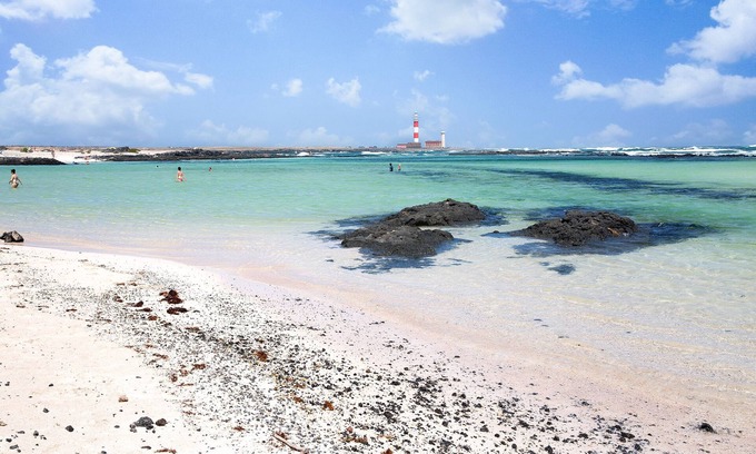 La Oliva Villa | Vacation Villa 'Fuerteventura Origo Mare Casa 3 P' with Sea View, Shared Pool and Wi-Fi