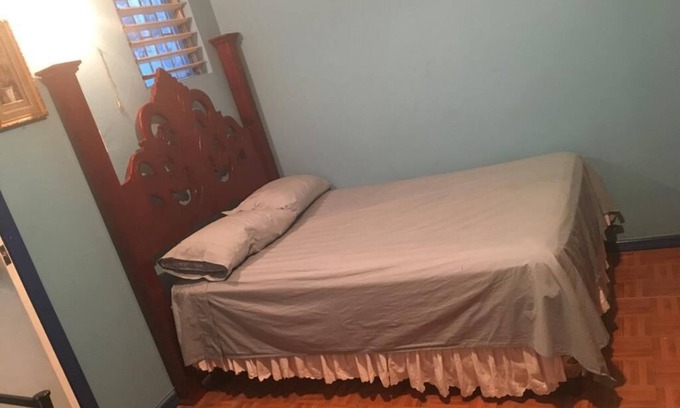 Mona Heights House | Val's 1 Bedroom Ensuite