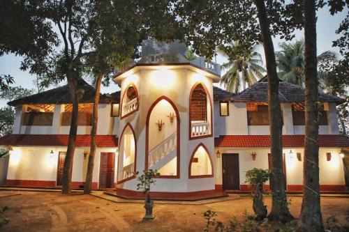 Kuzhuppilly Hotel | Vala House
