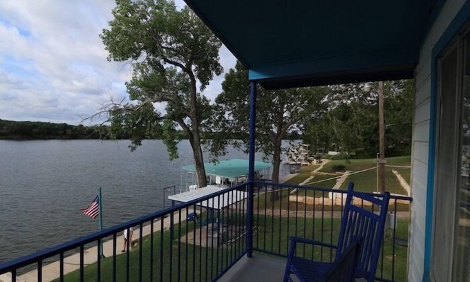 Kingsland House | Valentine Lakeside - Lakeside 15