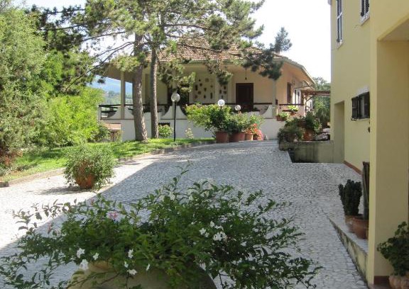 Collescipoli Apartment | Valle degli Ulivi appartamento