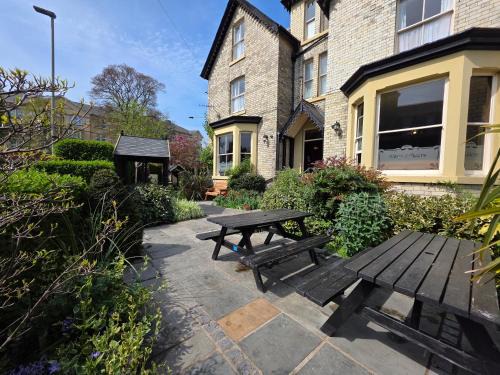Scarborough Hotel | Valley Bar