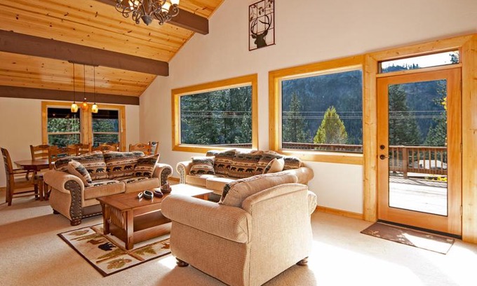 Olympic Valley House | Valley View at Palisades -4 BR w Mountain Views, Pet-Friendly, and Close to Village