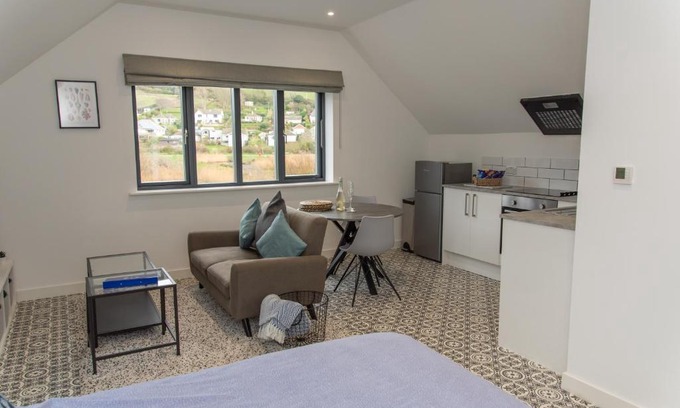 Seaton Apartment | Valley View Studio Annexe