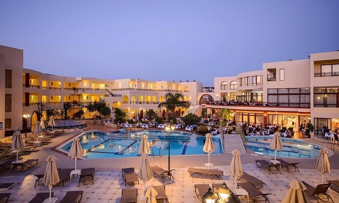 Paralia Kourna Hotel | Vantaris Palace