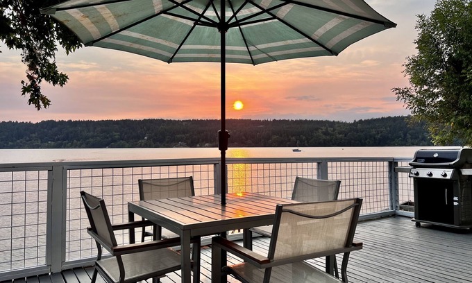 Vashon Island Cabin | Vashon-Maury cozy cabin by the water