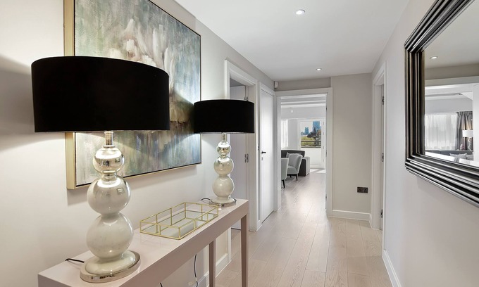 Pimlico Apartment | Vauxhall Bridge Road by Aeria Apartments