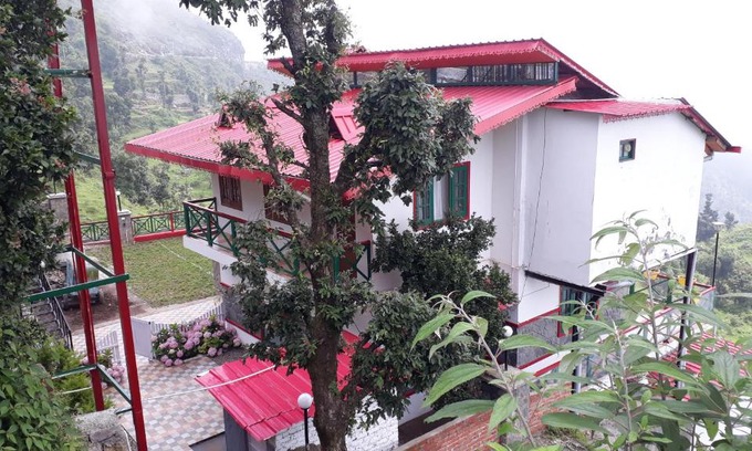 Suwakholi Villa | VEENU'S COTTAGE-views heater bonfire barbeque wifi MUSSOORIE