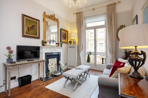 Redcliffe Apartment | Veeve - South Kensington Charm