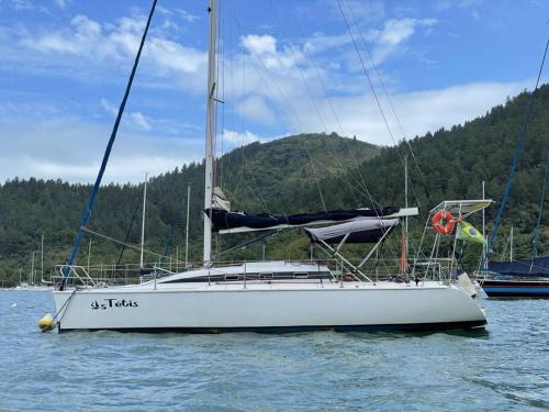 Costa Verde Boat Rental | Veleiro Tétis Ubatuba