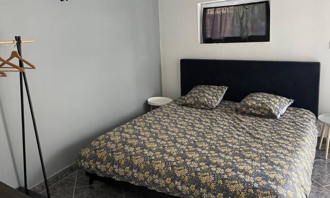 Roujan Apartment | Velezia studio ground floor