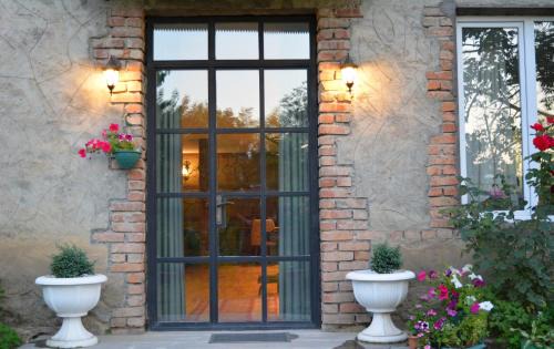 Velistsʼikhe House | Velio Guest House
