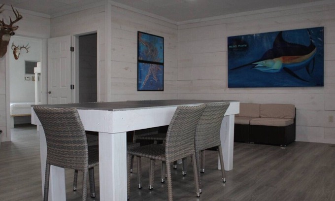 Venice House | Venice Blue Crab Lodge B (Waterfront)