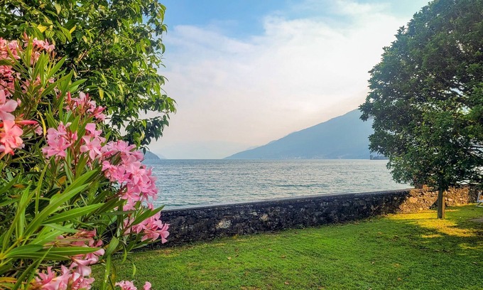 Domaso Apartment | Vento Breva holiday appartment with garden directly on the lake