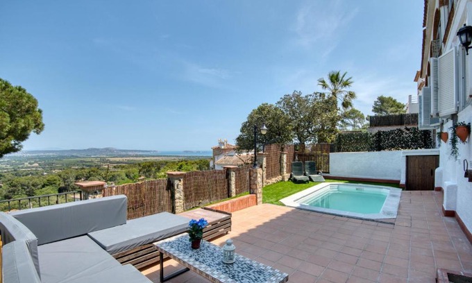 Pals House | Verdi