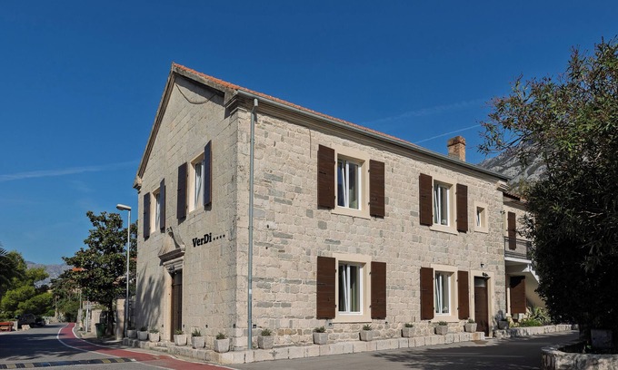 Kotor Apartment | VerDi - the dream house, 9 Apart Suite hotel, in Enchanting Kotor with WiFi, AC