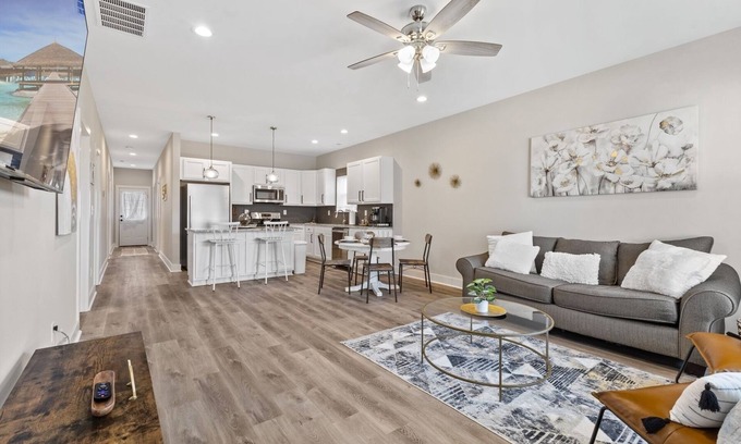 Jeffersonville House | Veronica's Place: Work Friendly & Near Downtown