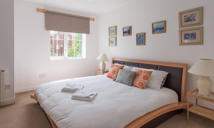 Grangetown House | Very Large and extremely comfortable property in the heart of Cardiff Bay