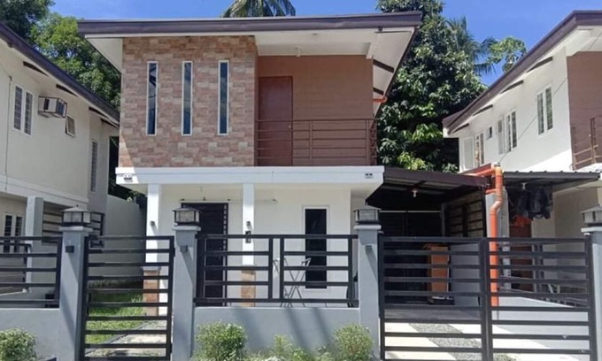 San Pablo House | Very nice townhouse located close to Villa Esccudero and nearby shopping center.